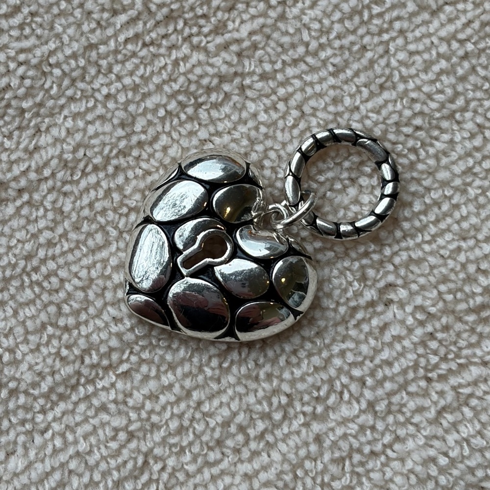 Silver Pebble Heart Keyhole Pendant*